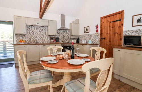 Lissett Cottage | SHIRE COTTAGE, pet friendly, character holiday cottage in Skipsea