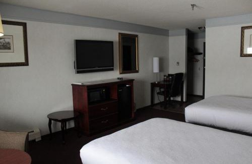 Houlton Hotel | Shiretown Inn & Suites
