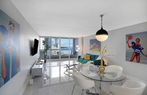 Downtown Miami Apartment | Shock Wave! NEW Renovated Condo With Water Views!