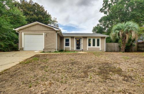 Northeast Pensacola House | Shop, Dine and Visit UWF Pensacola Home with Yard!