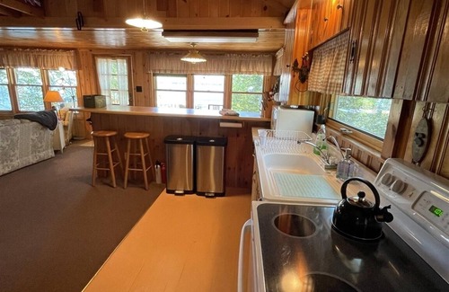 Sebago Cottage | Shorefront Peabody Pond