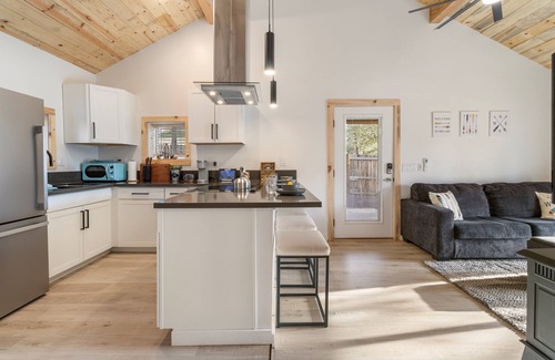 Pinetop-Lakeside Cottage | Shoreline Village Cabin 3