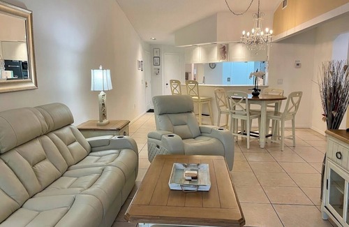 Trailer Estates Apartment | Shorewalk CF condo 2 Bedroom/2 Bath-near Beaches, IMG, Pool, Tennis, Pickleball