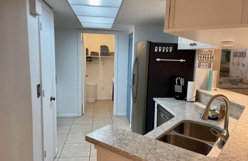 Trailer Estates Apartment | Shorewalk CF condo 2 Bedroom/2 Bath-near Beaches, IMG, Pool, Tennis, Pickleball