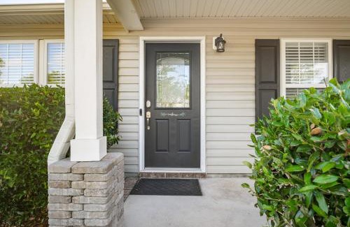 Silver Lake House | Short Drive to Downtown or the Beach 907 Brewster Lane