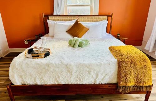 Italian Village House | Short North Convention King Bed Free Parking!