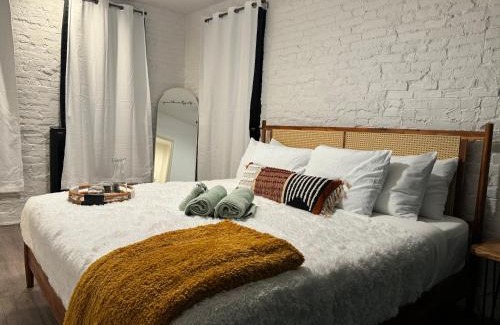 Italian Village House | Short North Convention King Bed Free Parking!
