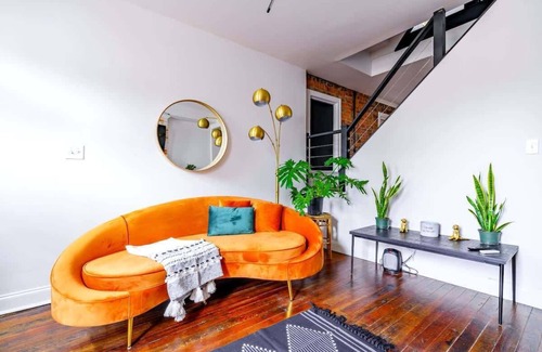 Italian Village House | Short North/Downtown | Steps to High St | Walk to Convention Ctr | Free Parking