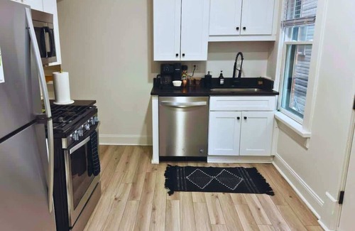 Victorian Village House | Short North – King Bed – Parking Free - Convention