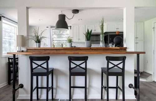 Victorian Village Apartment | Short North - Private Parking - Convention - Pets
