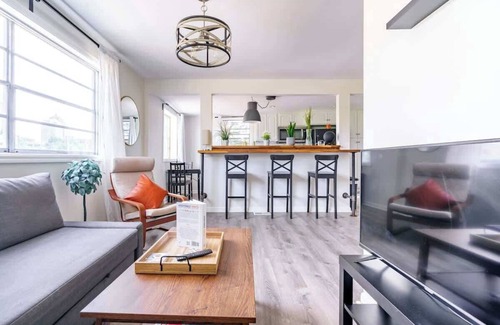 Victorian Village Apartment | Short North - Private Parking - Convention - Pets