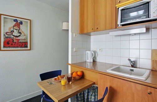 Les Lilas Apartment | Short Stay Group Residence Les Lilas Serviced Apartments