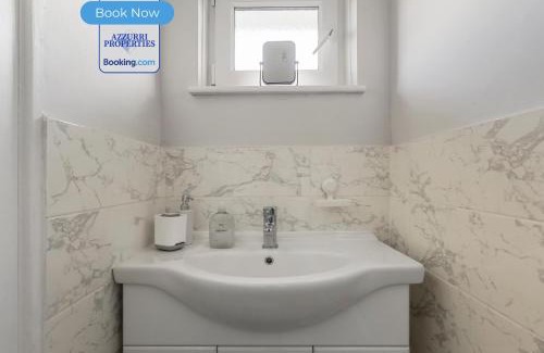 Hoxton Apartment | Short Stays at Juliet House By Azzurri Properties Short Lets & Serviced Accommodation Hoxton With WiFi