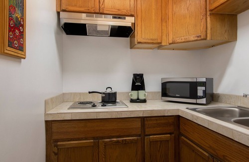 South Capitol House | Short stroll to the historic plaza, Canyon Road & Railyard District Restaurants