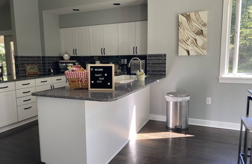 Centreville House | Short Term & Long Term Rental Dogs Allowed Upon Approval