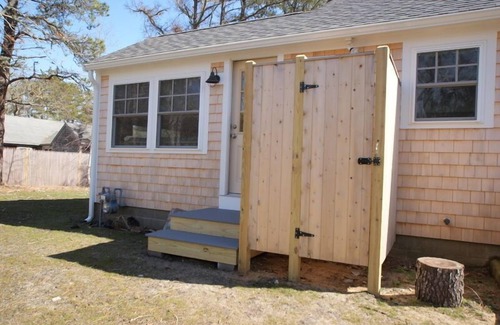 West Harwich House | Short walk to Earle Road Beach or Grey Neck Beach