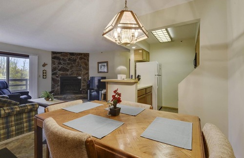 Timberline Condo | Short walk to Timberline Mountain's lifts from Bear Cub Retreat!
