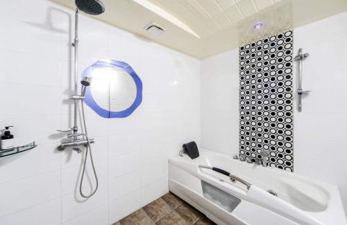 Gunam-ro 8beon-gil Hotel | Show Hotel Haeundae