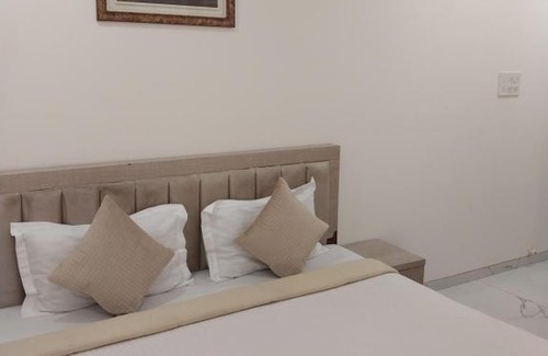 Prabhadevi Bed & Breakfast | Shree Laxmi Residency, South Mumbai, Byculla West
