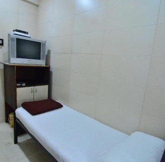 Kalbadevi Hotel | Shri Laxmi Lodge