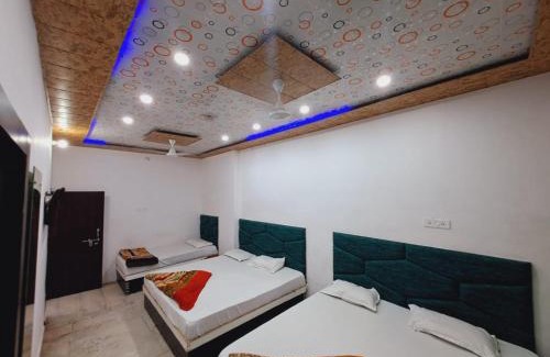 Mathura House | Shri mukut bihari agrawal dharamshala ,dholi pyau himmat pura tiraha mathura
