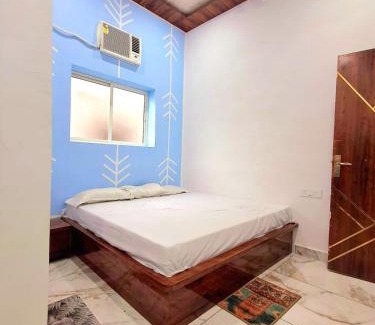 Mathura House | Shri mukut bihari agrawal dharamshala ,dholi pyau himmat pura tiraha mathura