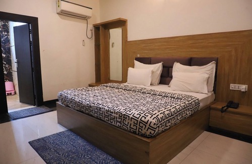 Shikohabad Hotel | Shri Neha Hotel & Restaurant