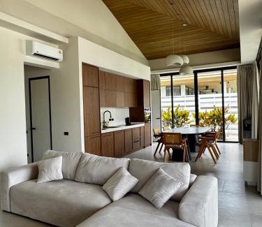 Wok Tum Villa | Siam Residence - Modern Villa with a Private Pool