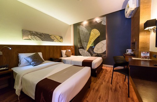 Thanon Phetchaburi Hotel | Siam Swana Hotel