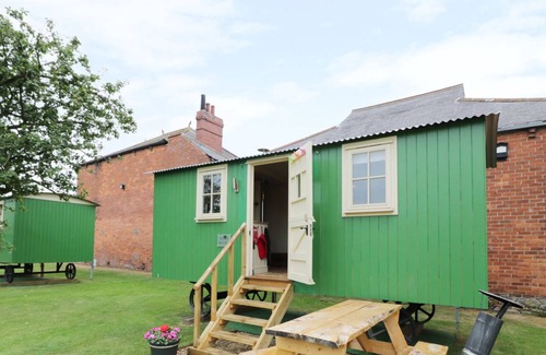 Wigton Cottage | SIAN'S REST, pet friendly, with open fire in Bowness-On-Solway