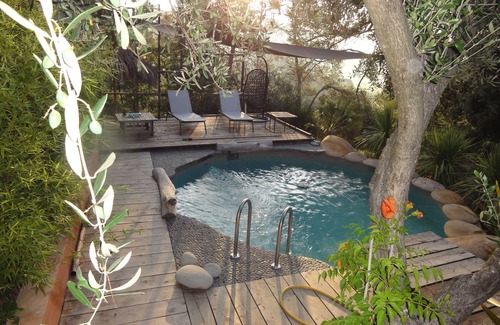 La Motte Cottage | SIANDAKI CHARMING ACCOMMODATION SWIMMING POOL JACUZZI OPTIONAL