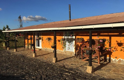 Choconta Ski Chalet | Sidarta, Casa Grande - Bella Casita, Casa Pequeña