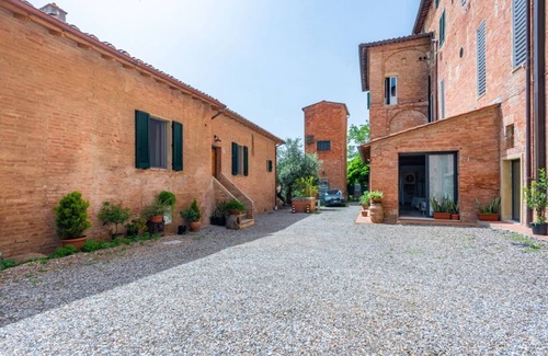 Siena House | Siena- Porta Romana Lovely Studio with Parking!