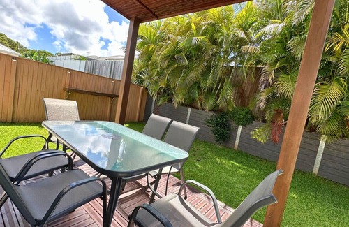 North Lakes Apartment | `Sienna Rise` - Walk to Westfield - sleeps 6