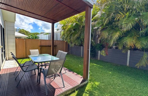 North Lakes Apartment | `Sienna Rise` - Walk to Westfield - sleeps 6