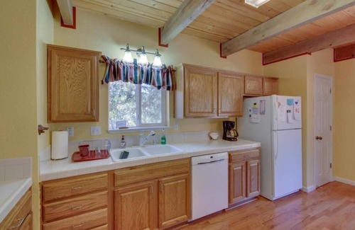 Groveland Cabin | Sierra Breeze, 25 Miles From Yosemite National Park!