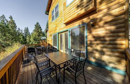 Shaver Lake House | Sierra Pines Villa Deck Jetted Tub Game Rm
