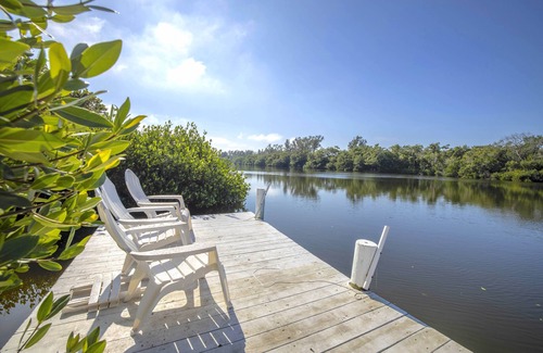 Siesta Key Apartment | Siesta Key Bungalow Tortuga- Waterview, Queen unit, Pool Private Patio!