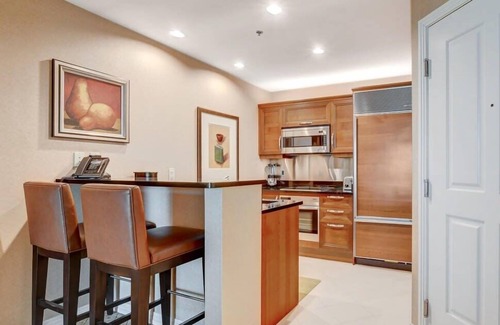 Las Vegas Condo | Signature 2Br3Ba balcony combo units 16-702 and 04