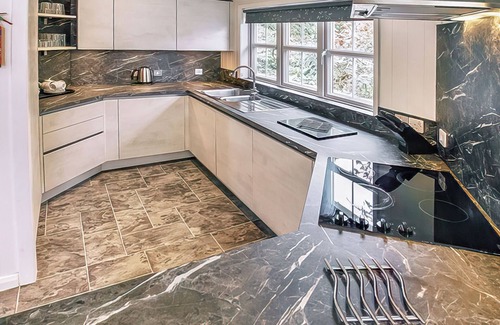 New Forest District Ski Chalet | Signature 4 Plus Lodge