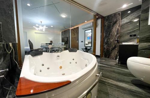 Saddar Town Hotel | Signature By Hotel Crown Inn