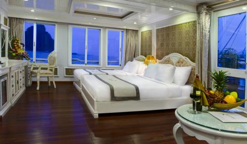 Bai Chay Boat Rental | Signature Halong Cruise