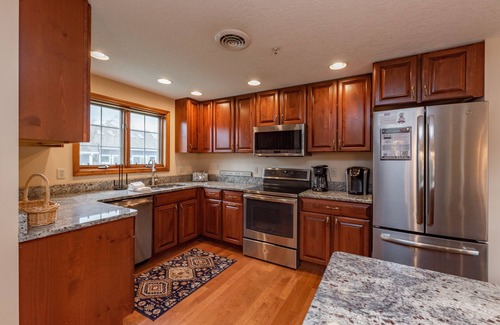 Waterfront Greens House | Signature Lakefront Home w/Pool & Views