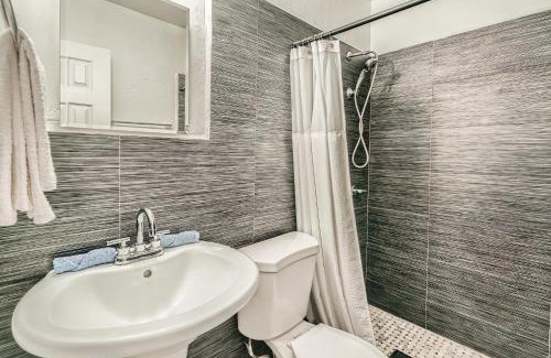 Palm Beach Shores Apartment | SII 1 Bedroom Tropical GEM!