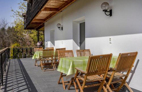 Pfalzen Apartment | Silbernagl Terrasse - Blick zum See