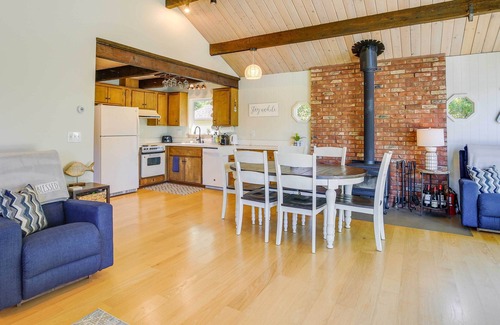 Silver Creek House | Silver Creek Vacation Rental on Mayfield Lake!