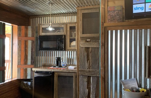 Cache Cabin | Silver Spur Cabin explore Wichita Mountains near Cache Medicine Park Wild West