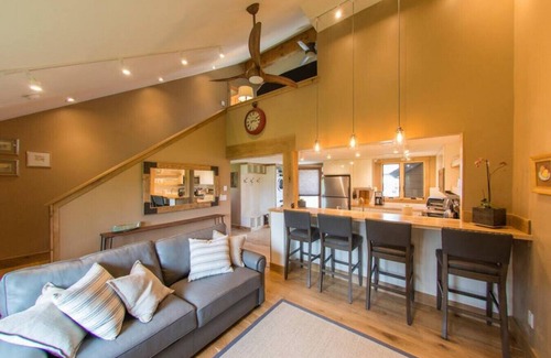 Big Sky Meadow Village Apartment | Silverbow Snowlight - Big Sky Nordic Trails & Golf + Hot Tub, Pool & Sauna