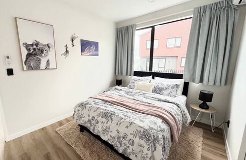 Silverdale House | Silverdale Sanctuary: Private Room + Lounge!