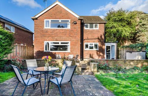 Hemel Hempstead Apartment | Simba House - Contractors, Relocators , Families, Wi-Fi, Free Parking